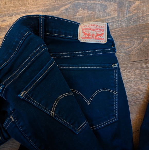 Levi's 710 Super Skinny Jeans Dark Wash - Picture 2 of 3